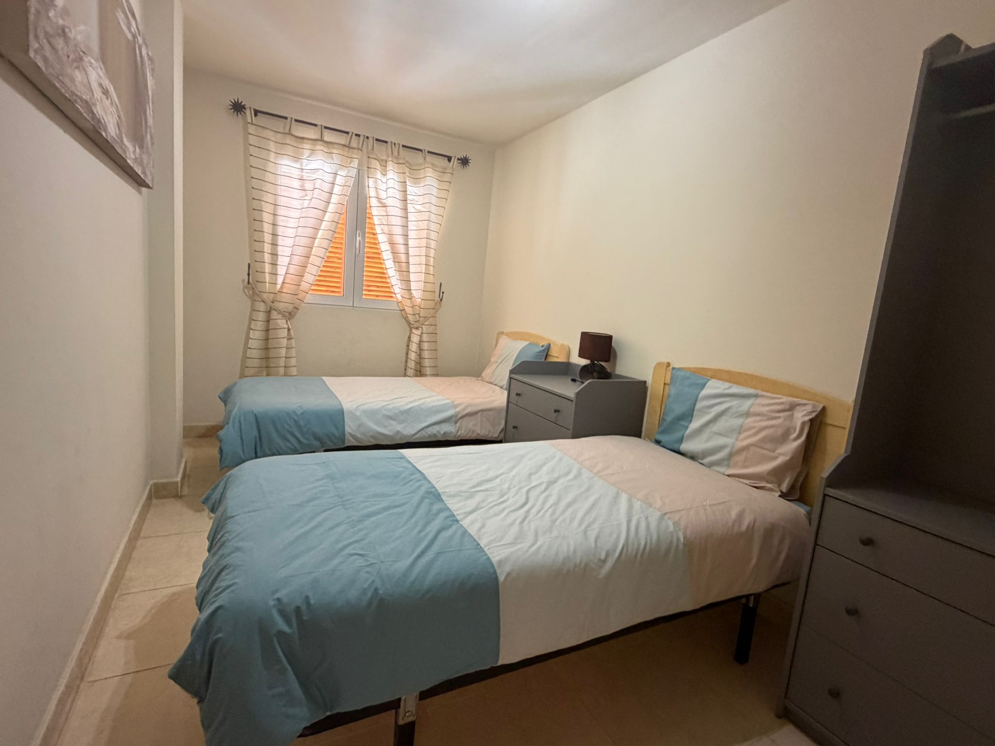 Fantástico apartamento de tres dormitorios y tres baños en Portman 