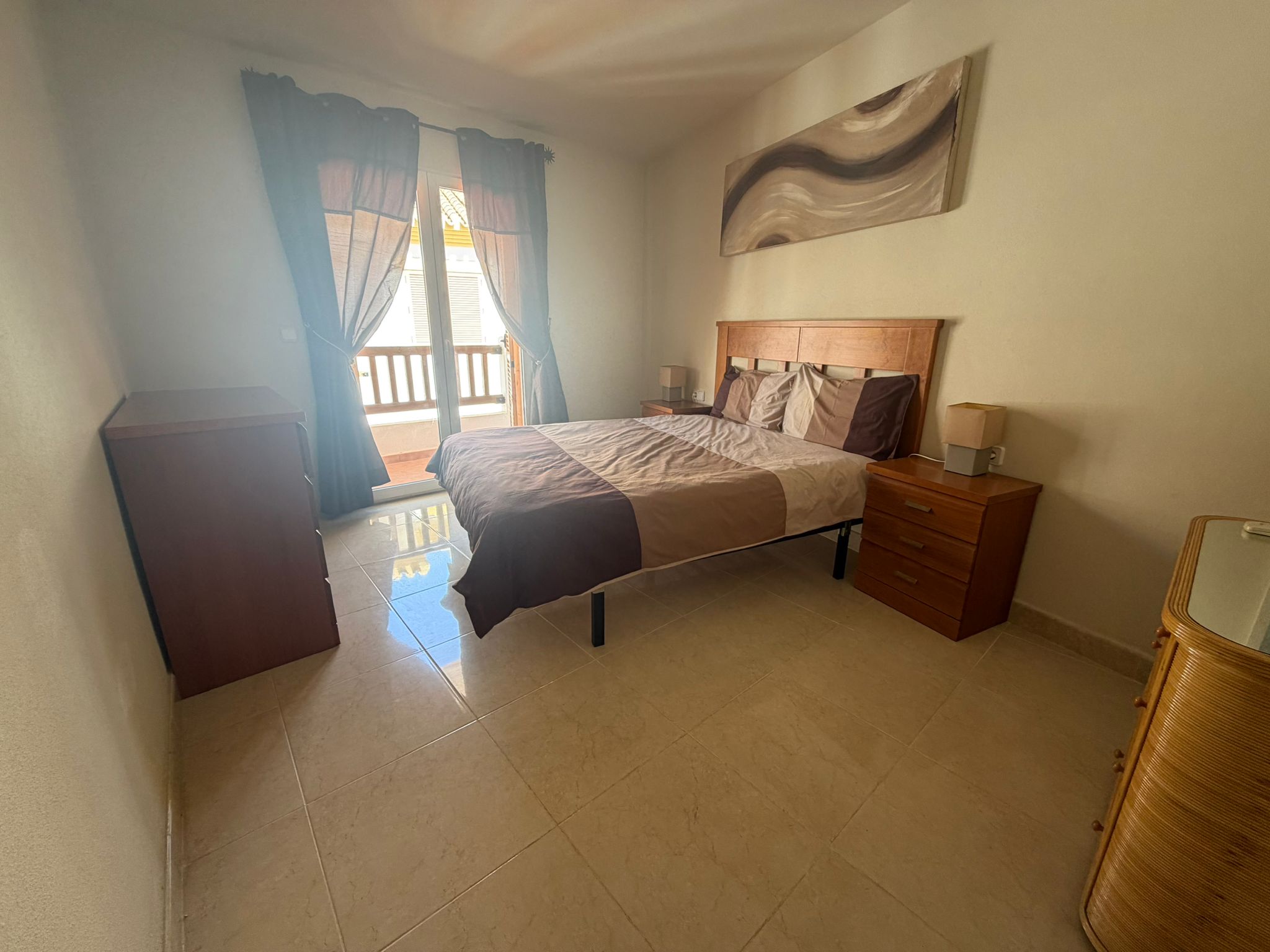 Fantástico apartamento de tres dormitorios y tres baños en Portman 