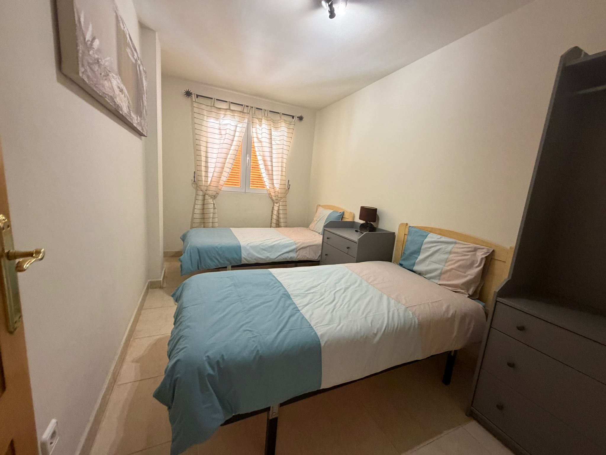Fantástico apartamento de tres dormitorios y tres baños en Portman 