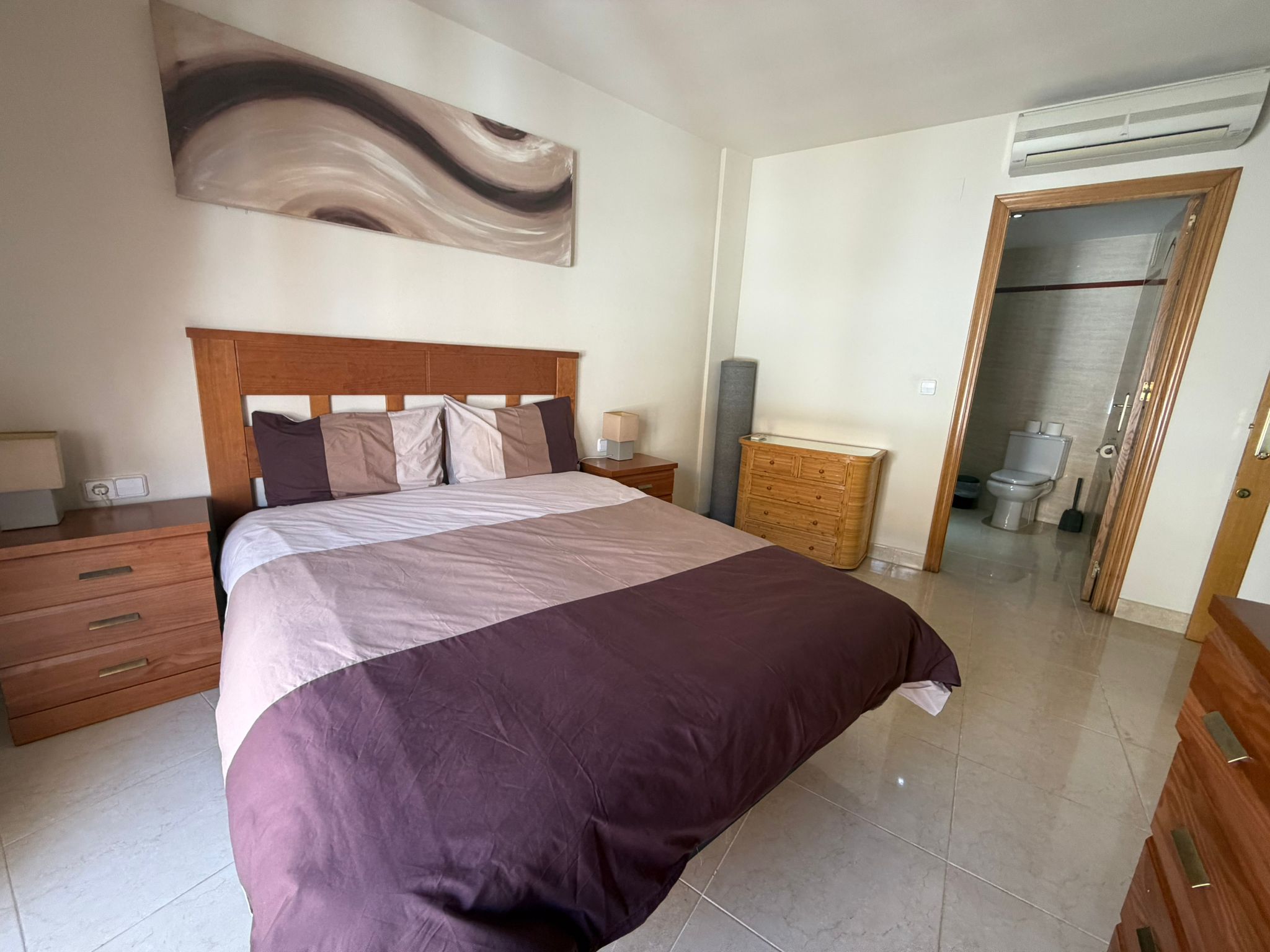 Fantástico apartamento de tres dormitorios y tres baños en Portman 