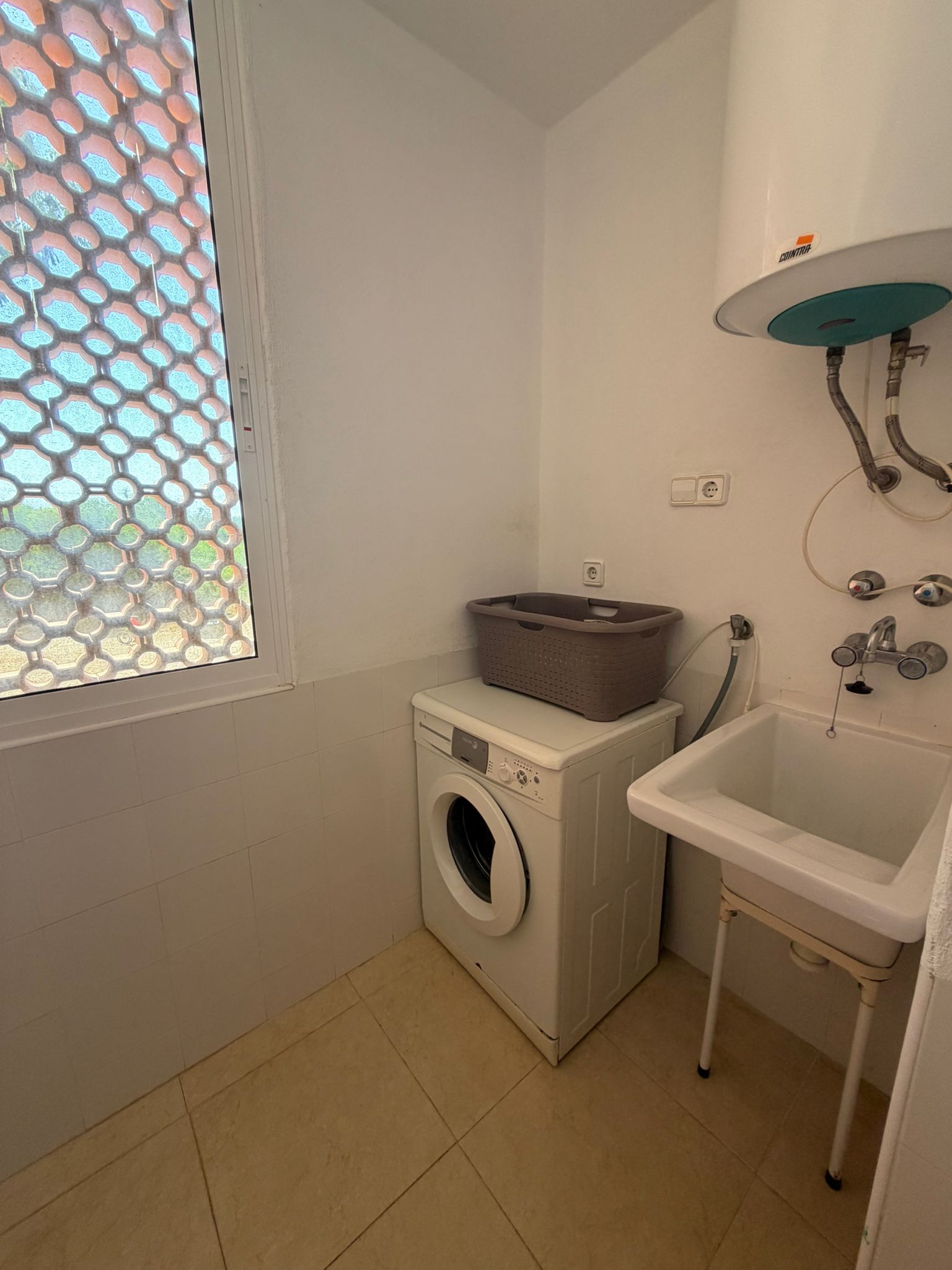 Fantástico apartamento de tres dormitorios y tres baños en Portman 