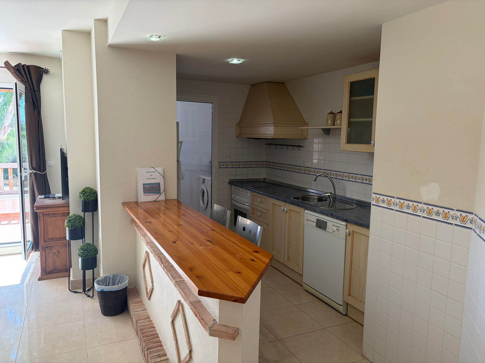 Fantástico apartamento de tres dormitorios y tres baños en Portman 