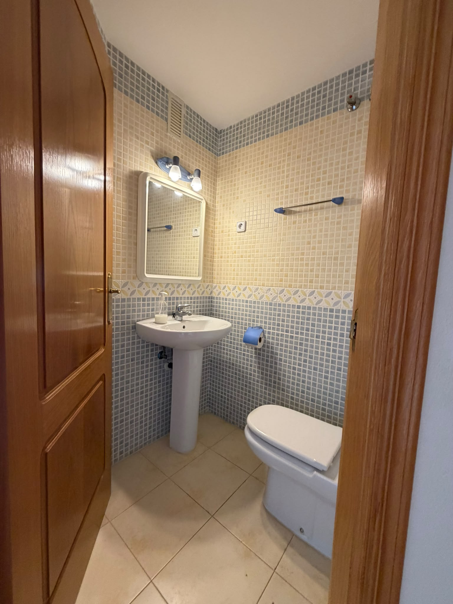 Fantástico Apartamento Ático totalmente amueblado en Urb. Puerto Vallarta 