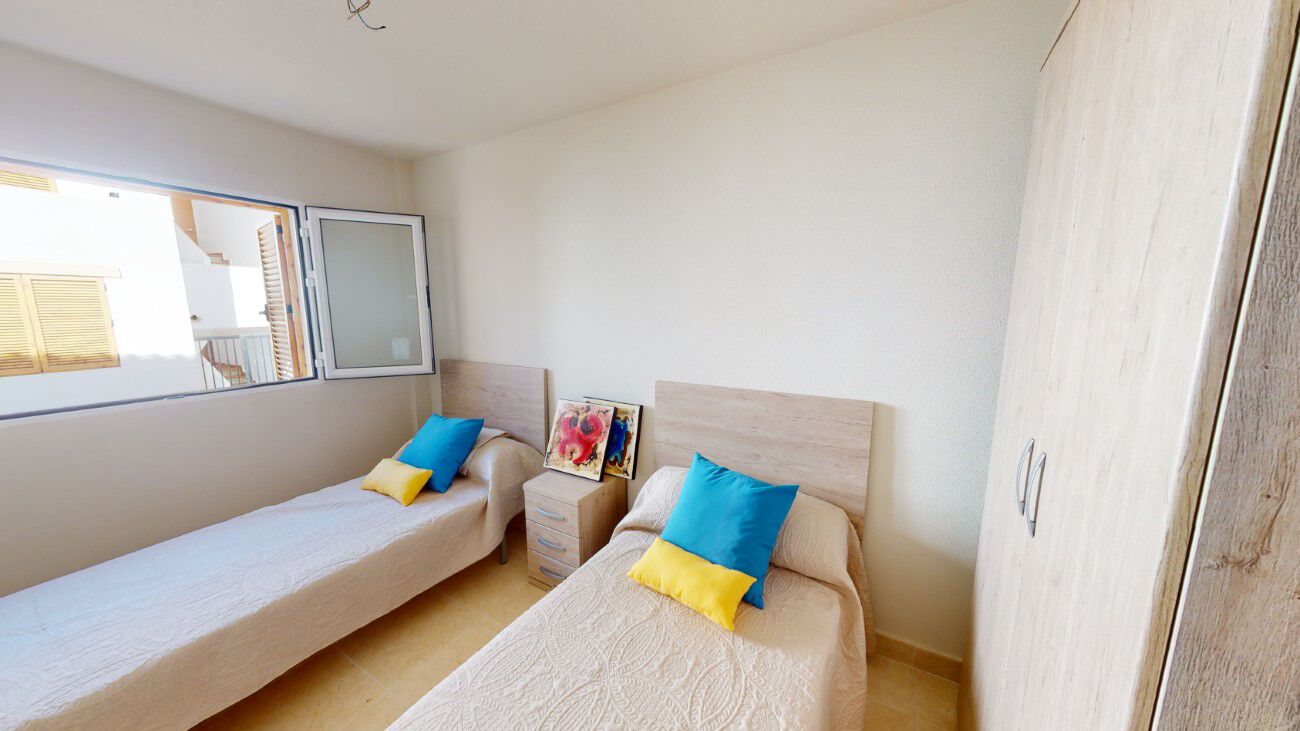 Apartamento 2 dormitorios y 2 baños con garaje en Bahía de Portman