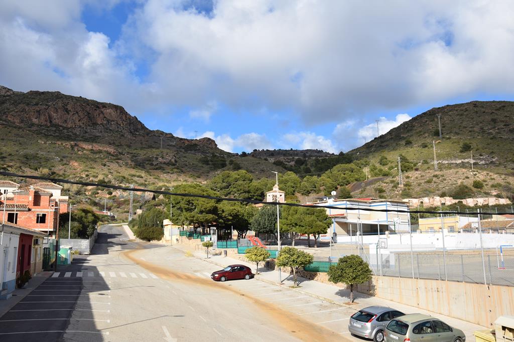 Amplia casa en Portman
